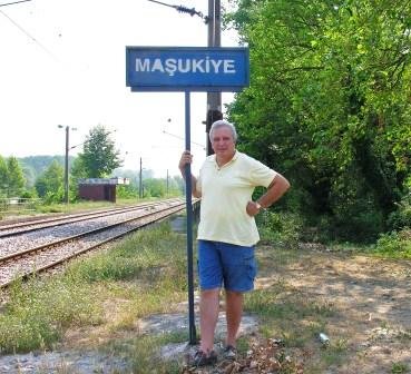 T.-Arslan-BartuMasukiye-tren-istasyonunda2-Kocaeli.jpg